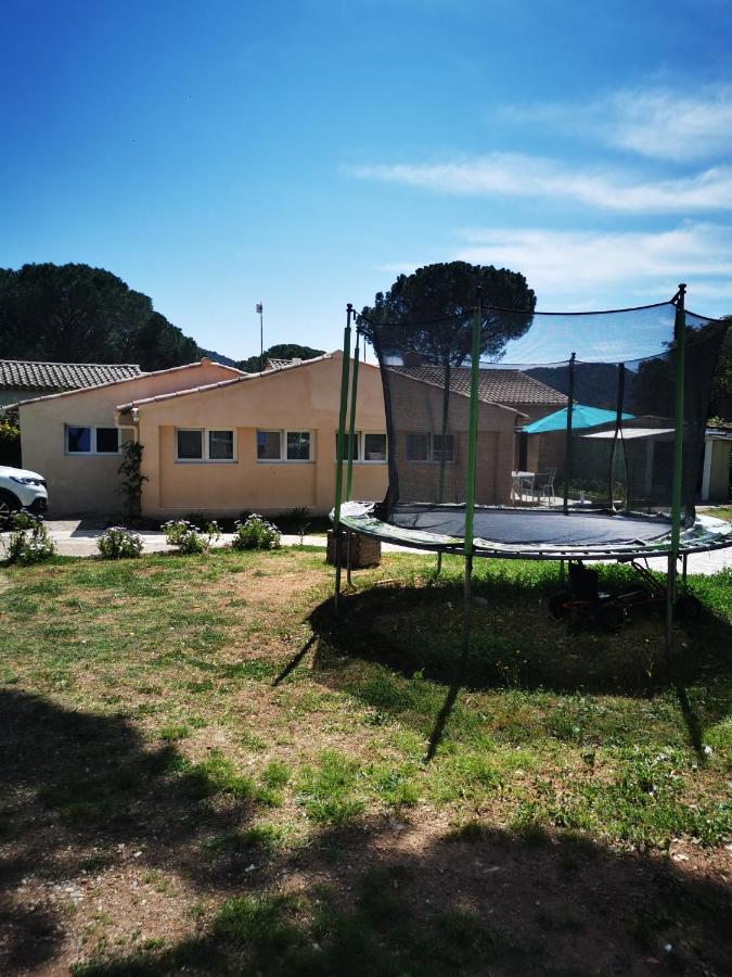 F2 indépendant dans villa - Le Muy Exterior foto