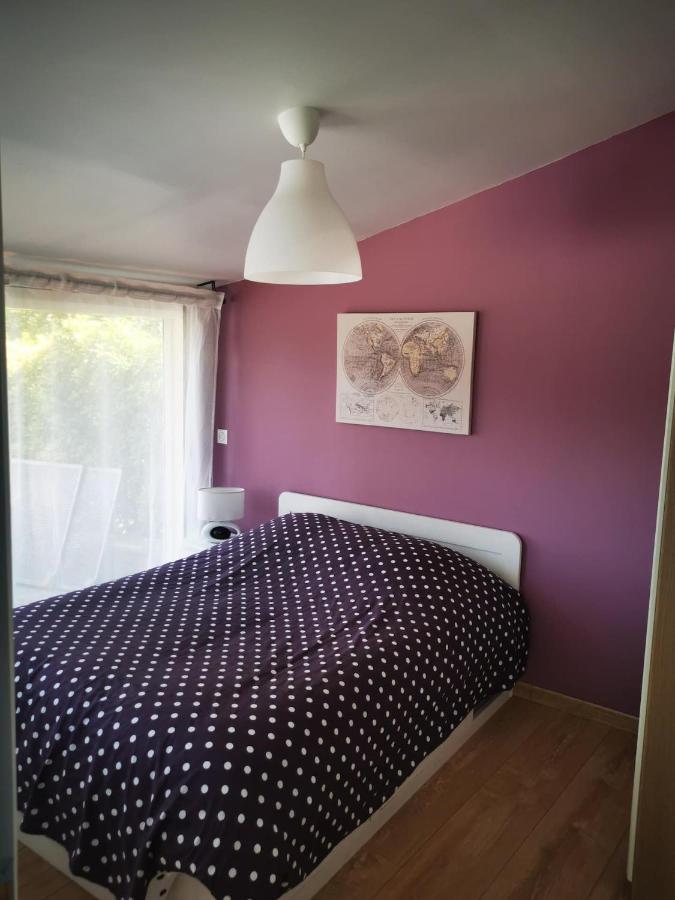 F2 indépendant dans villa - Le Muy Exterior foto